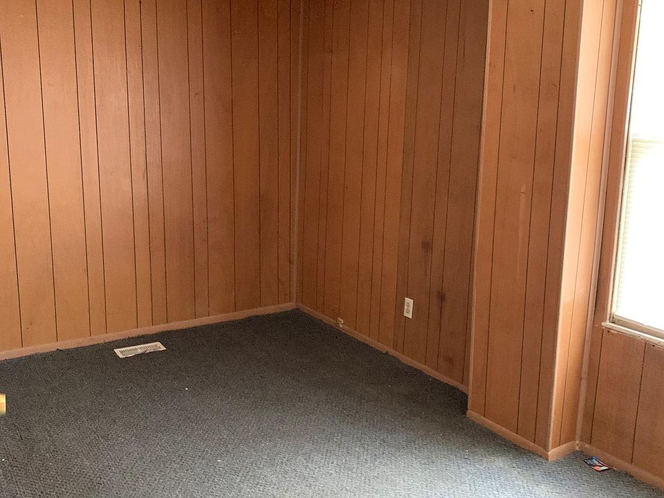 2nd image of 498 S Main St APT 5