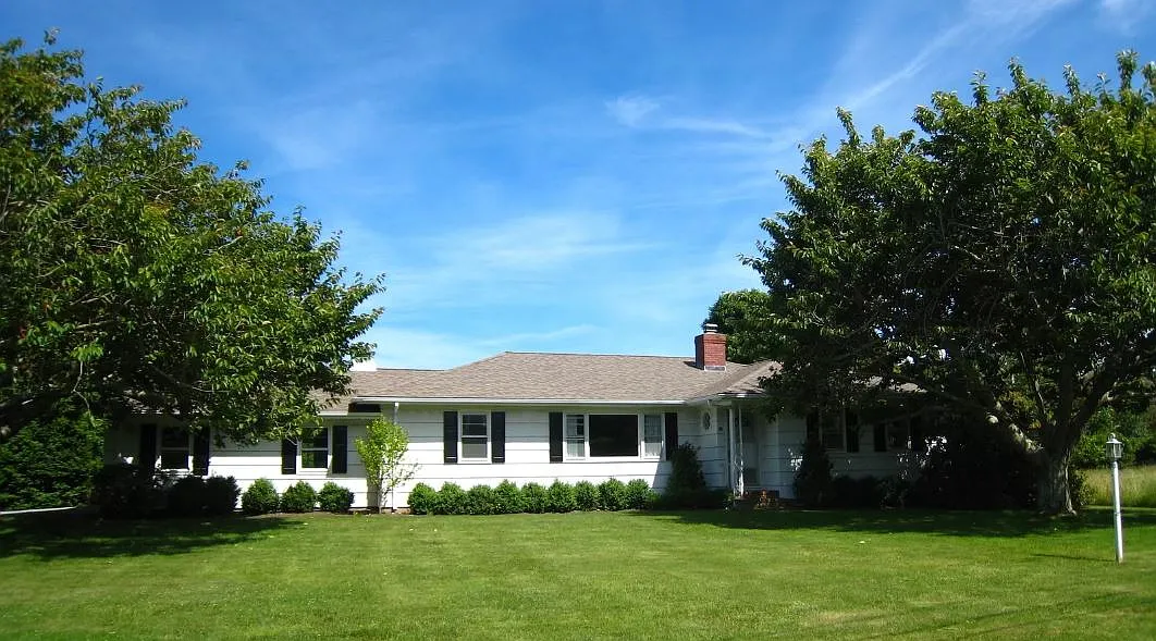 Wonderful Village Home — Photo 1