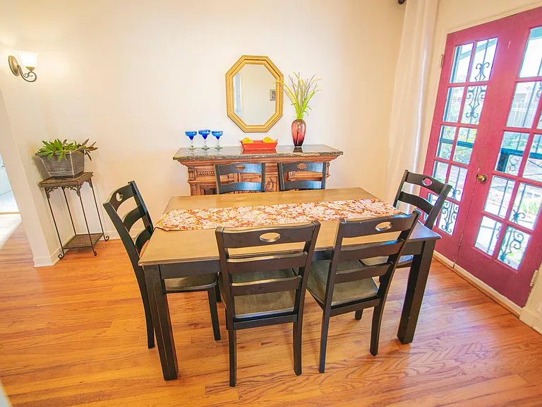 2423 Rose Ave NW — Photo 7