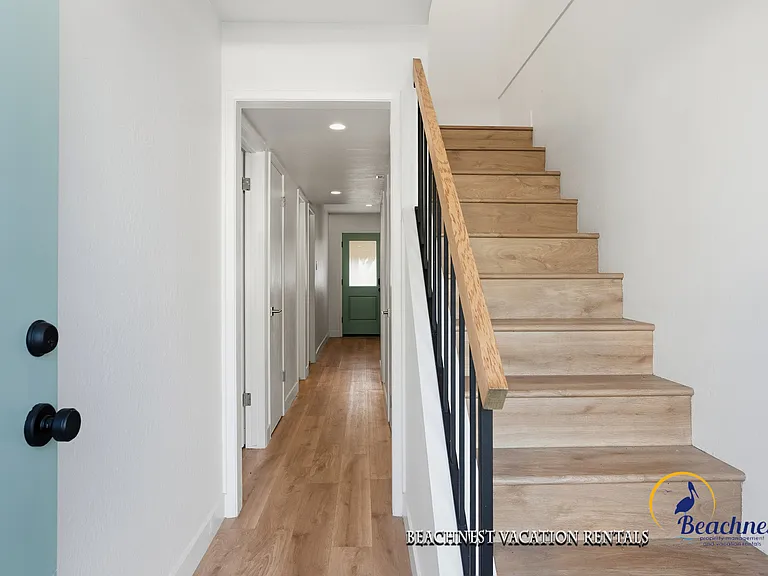 116 Marina Ave #116 — Photo 3