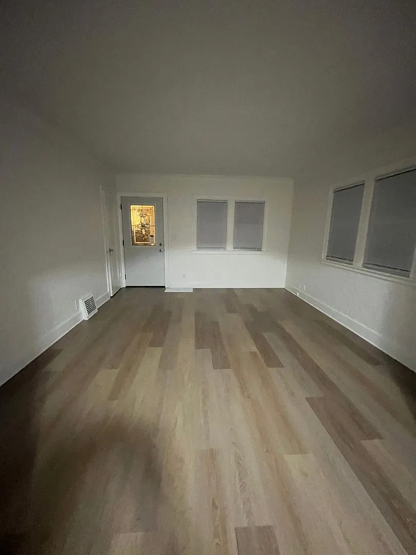 Newly Remodeled 4 Bedroom 2 Bath Home Available — Photo 3