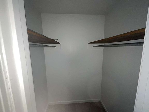 5th image of 1262 Cloverdale Dr