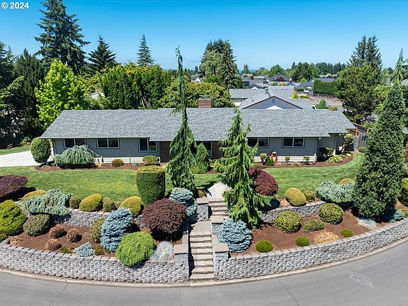 2nd image of 3116 NW Lakeridge Dr
