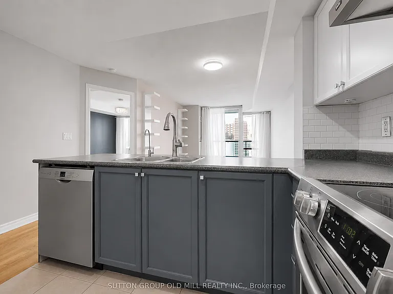 1 Elm Dr W #709 — Photo 15