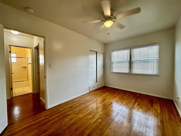 2239 Clark Ave — Photo 9