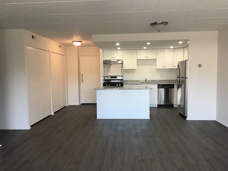 Claybourne Apartments — Photo 23