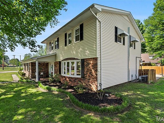 2nd image of 130 Saint Mark Ln
