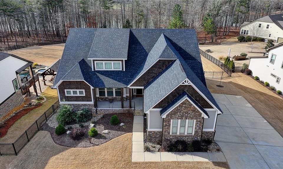 1st image of 450 Dawson Pointe Pkwy