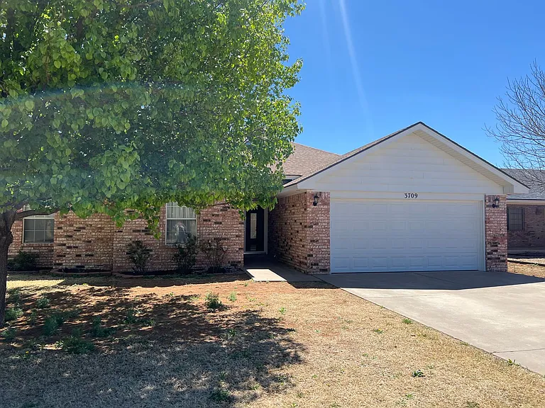 3709 Benjamin Davis Dr — Photo 3