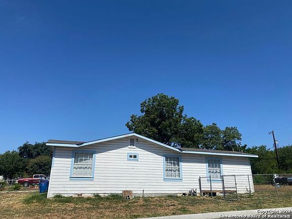 5th image of 703 JOHN ADAMS DR