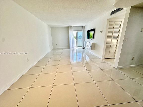 2nd image of 411 SW 37th Ave APT 3D