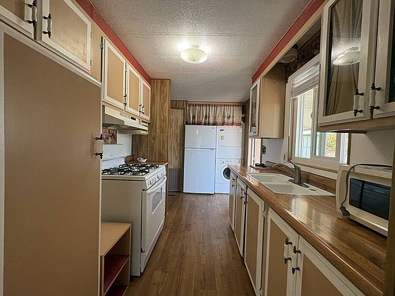 2nd image of 1174 E Main St Spc 173
