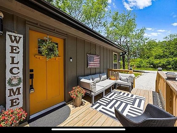 3rd image of 158 Kansas Dr