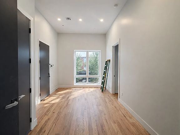 4th image of 169 Knickerbocker Ave #102
