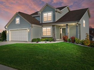 315 Yellowstone Dr, Hartford, WI 53027