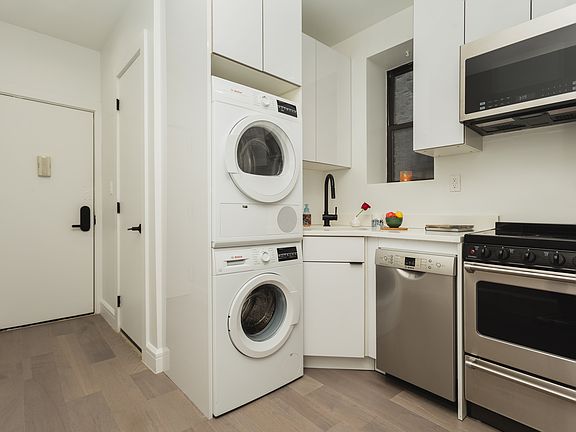 5th image of 138 Ludlow St #17A