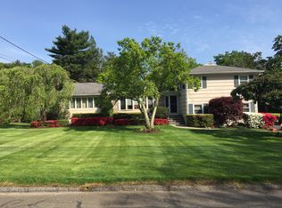 6 Lawridge Dr, Rye Brook, NY 10573