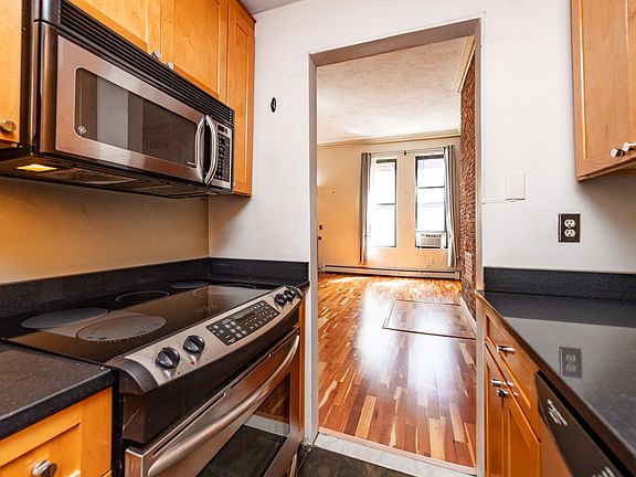 2nd image of 24 Hancock St APT 2
