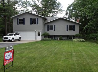 3333 N Douglas Dr, Sanford, MI 48657