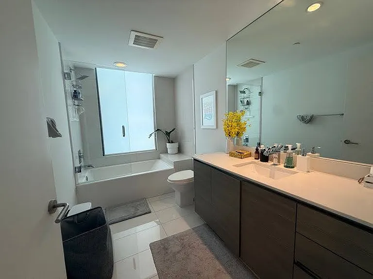 460 NE 28th St #3408 — Photo 12