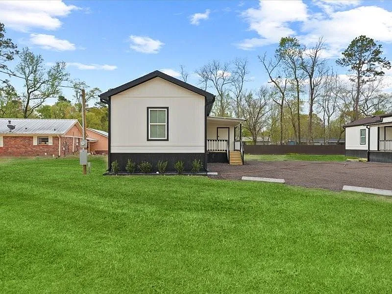 3 bed, 2.0 bath, 1052 sqft, $1,500 — Photo 2