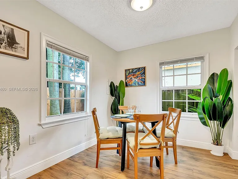 1826 NW South River Dr — Photo 16