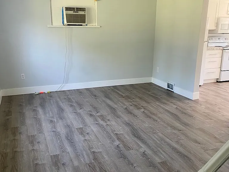 1314 Willowbrook Rd — Photo 3