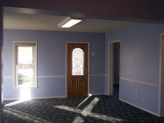 5th image of 118 N Ash Ave