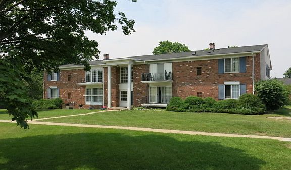 2nd image of 448 Fox Hills Dr N #A-8-1