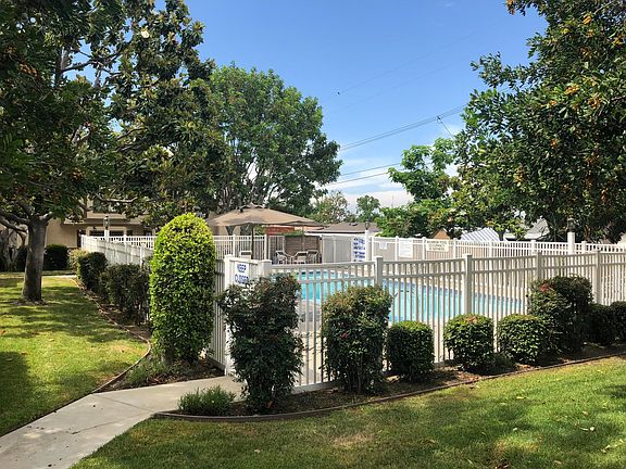 5th image of 4937 New Castle Ln #A