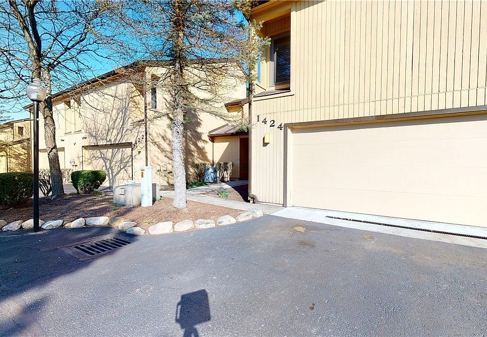1st image of 1424 Loop Rd