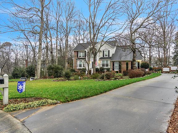 4th image of 6 Squirrel Hill Ct