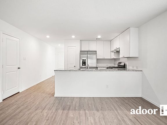 4th image of 1050 Pardon Way