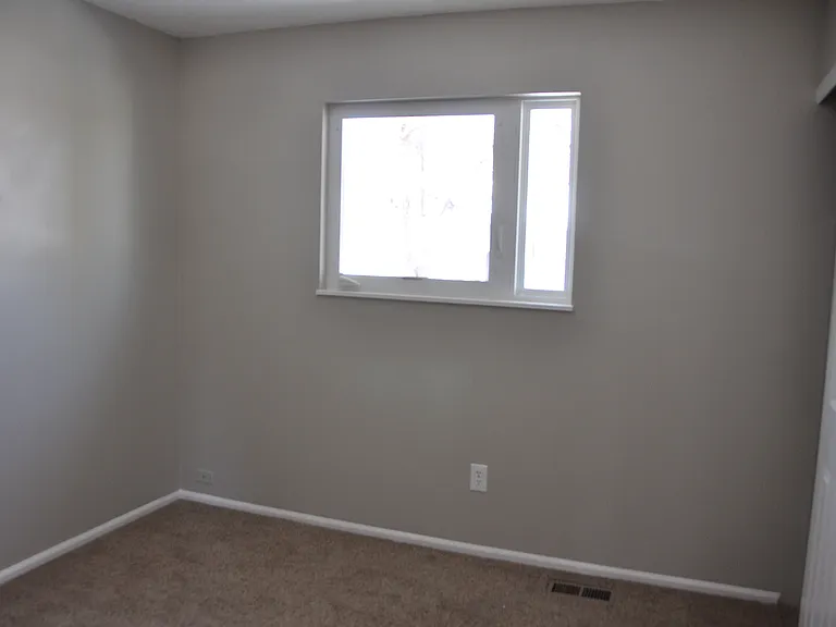3rd Bedroom - Upstairs