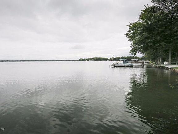 15045189_3