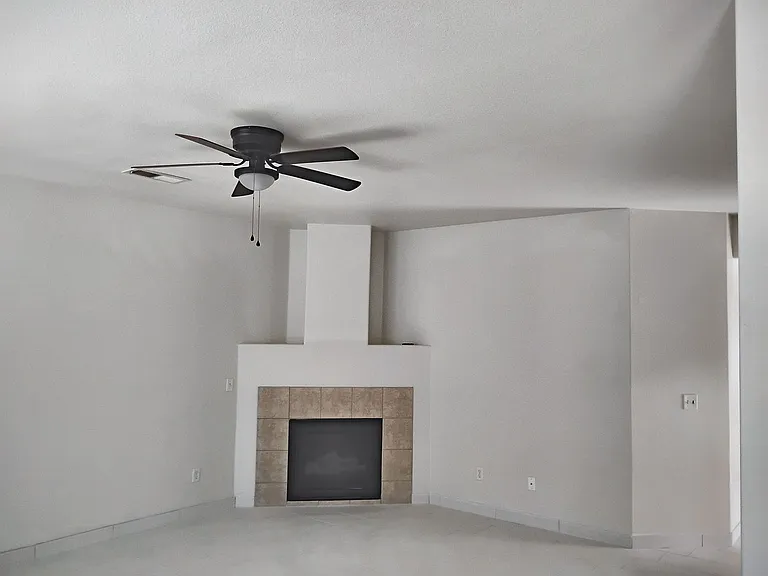 628 Gateway Dr — Photo 9