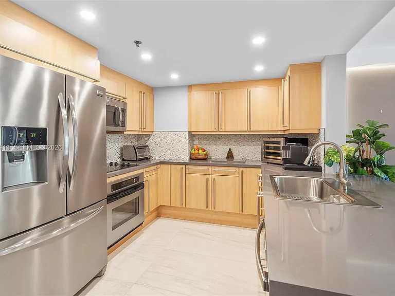 226 Ocean Dr #3C — Photo 13