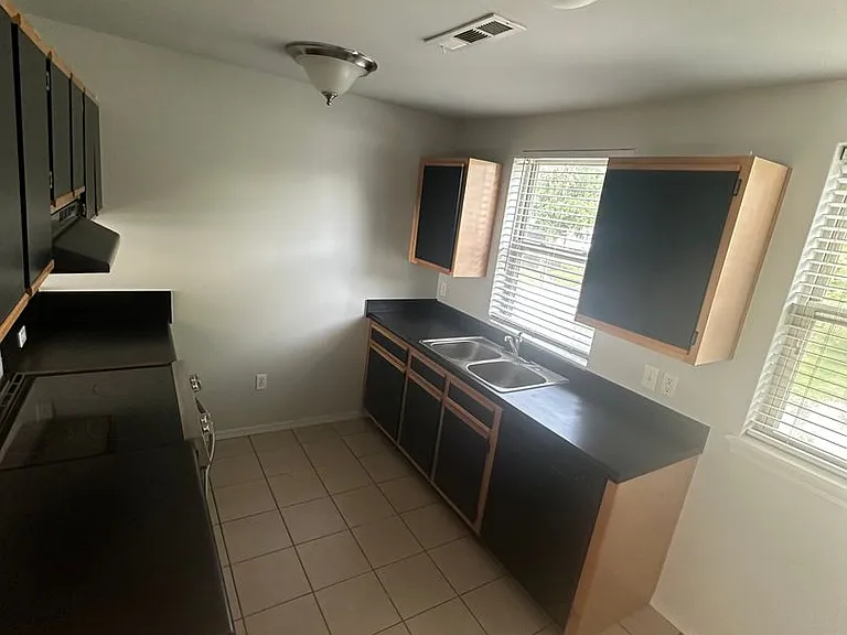 1865 N Scull Creek Dr — Photo 4