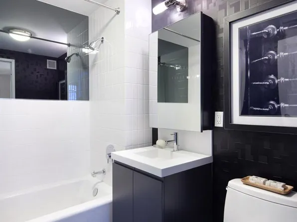 2-14 50th Avenue image 3 of 8