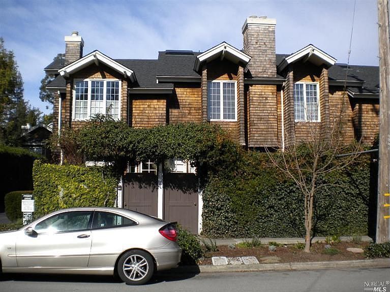 1st image of 76 Ross Ave