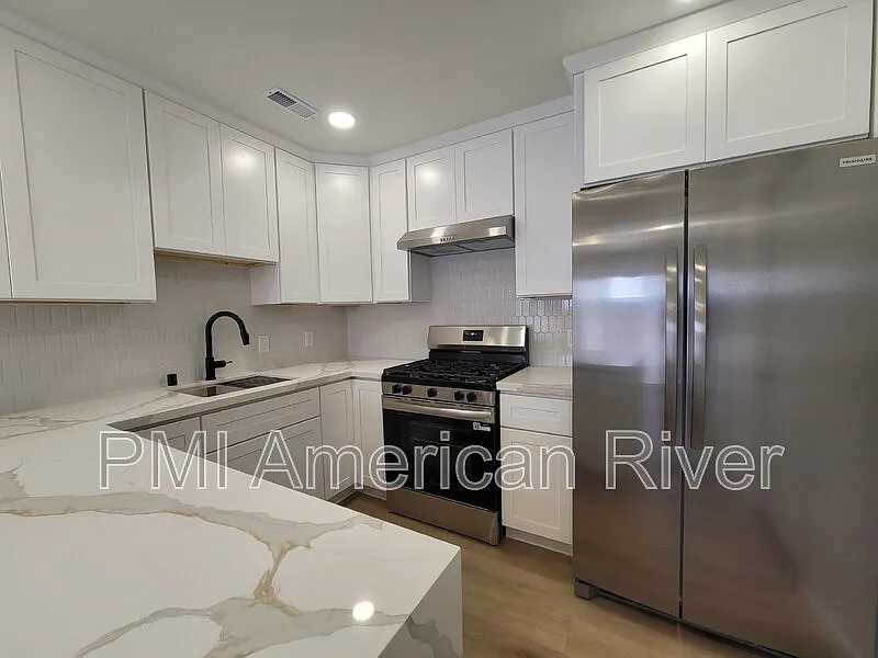 2 bed, 1.0 bath, 941 sqft, $1,890 — Photo 4