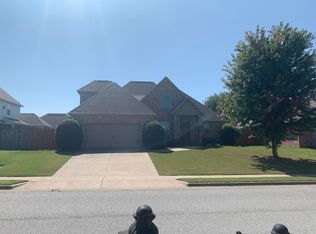 202 Camelot Dr, Rogers, AR 72757