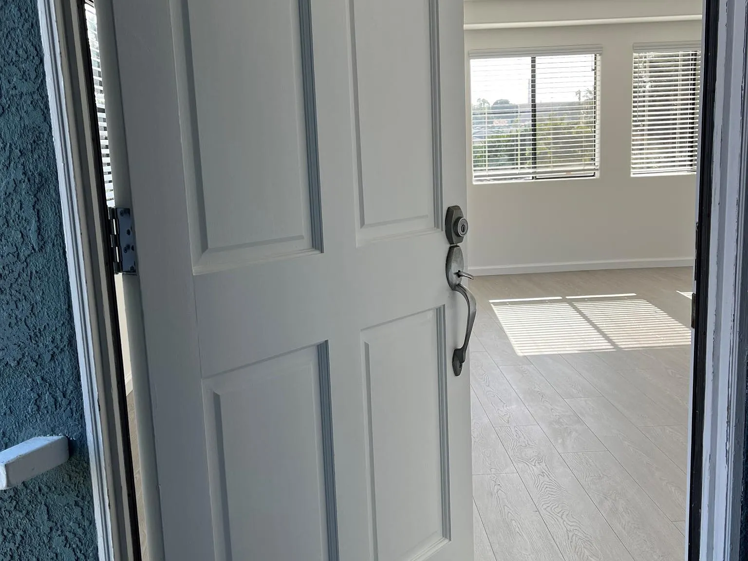 2 bed, 2.5 bath, 1150 sqft, $4,400 — Photo 1