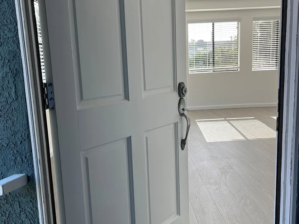 126 Virginia St #1