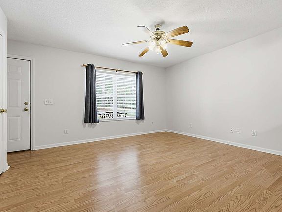 3rd image of 3399 SW Sisters Welcome Rd