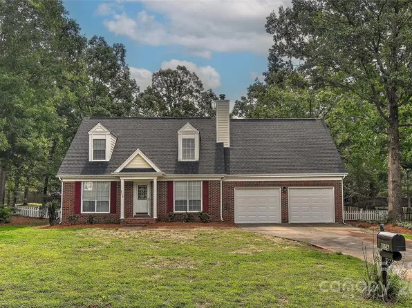 8056 Hunley Ridge Rd, Matthews, NC 28104