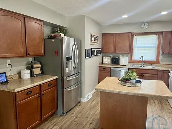 2nd image of 218 Haven Ave