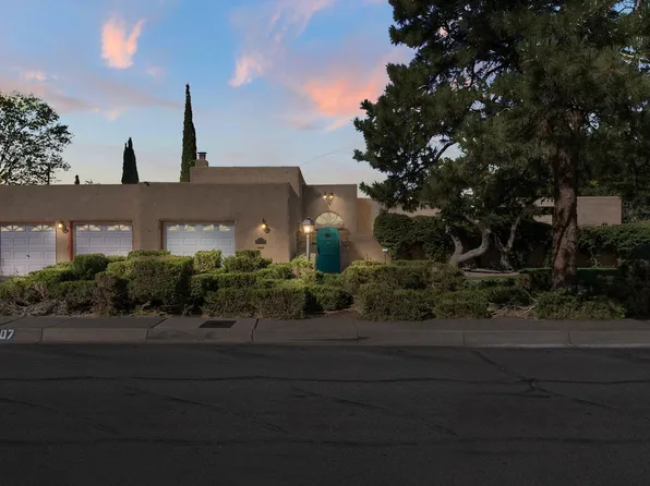 1307 Hertz Dr SE, Albuquerque, NM 87108