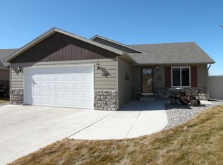 1304 Providence Ln, Gillette, WY 82716