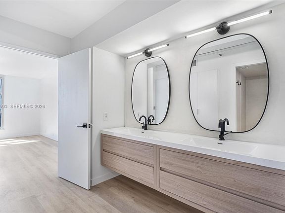 5th image of 19101 NE 36th Ct APT 2604